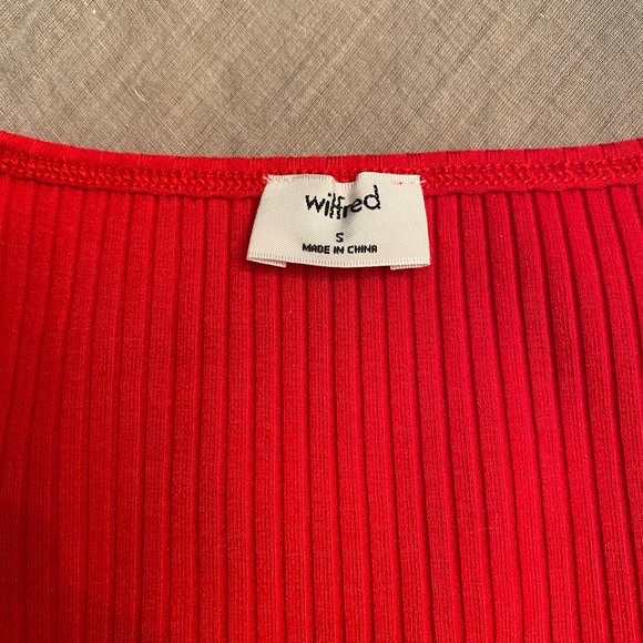 Aritzia Wilfred red t shirt size S - Picture 2 of 3